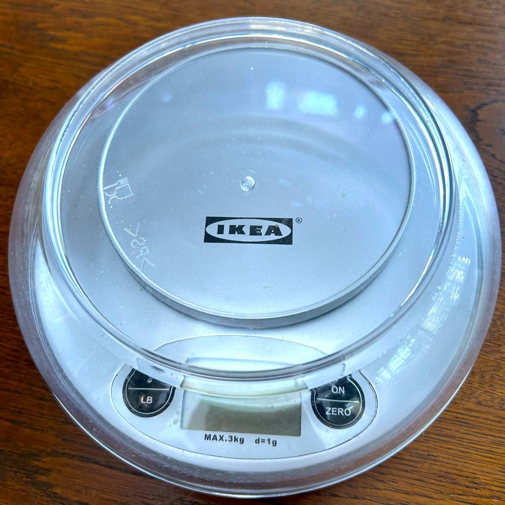 Great digital scale for food (or sm mailing package)-easy to see numbers. Silver